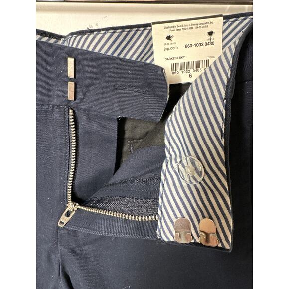 Stylus Cotton Shorts Lot of 2 Navy Blue Yellow Flat Front Size 6 Casual Colorful - Picture 5 of 11